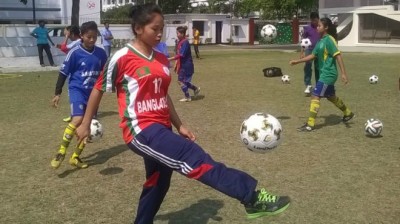 150308094004_bangla_women_footbal_640x360_bbc_nocredit